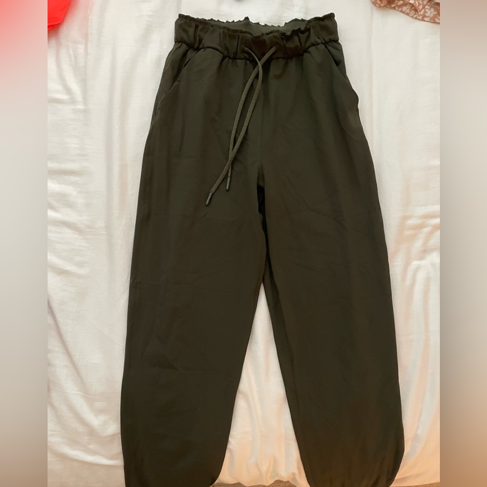Lululemon Dance Studio joggers